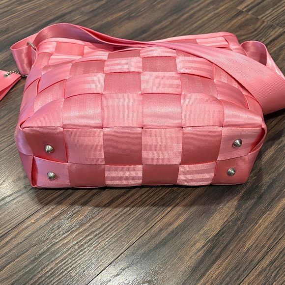 HARVEYS Pink Woven Shoulder Bag - Picture 5 of 11